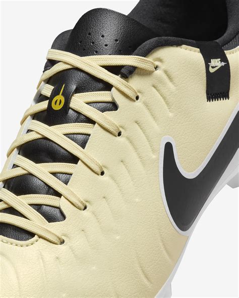 Tiempo. Nike AT